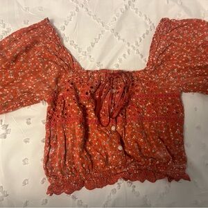 American Eagle quarter sleeve floral crop top